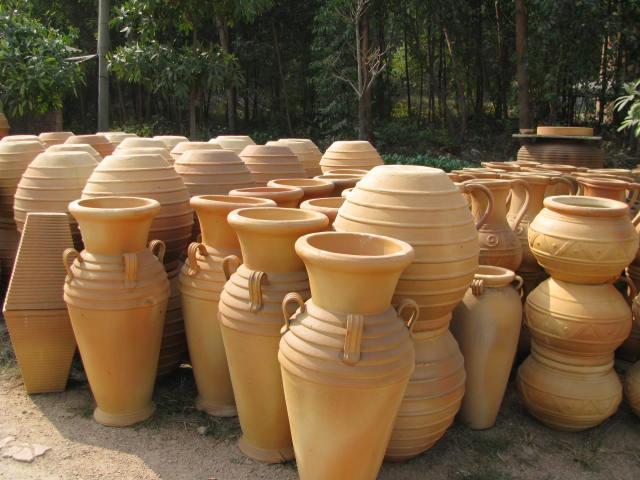 深圳市雅阁陶艺厂以生产陶瓷花盆,园林陶瓷,工艺陶瓷为主,产品十分